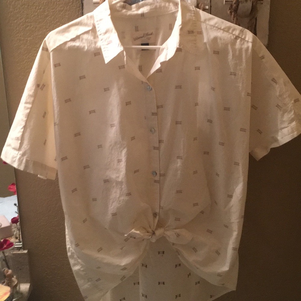 Blouse with tie front
